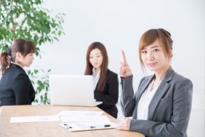 契約書・勤怠・給与・請求を一元管理できる派遣管理システム比較｜機能・法改正対応・選び方のポイントを解説